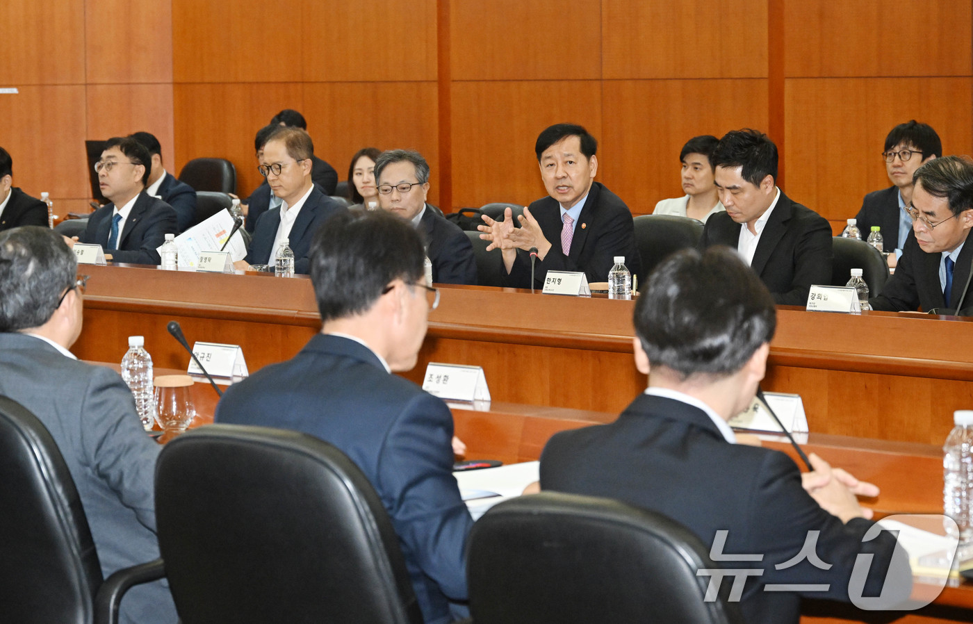 (서울=뉴스1) = 구윤철 경제부총리 겸 기획재정부 장관이 12일 경기 의왕시 현대자동차 로보틱스 랩에서 개최된 'AI 대전환 릴레이 현장 간담회'에 참석해 모두 발언을 하고 있다 …