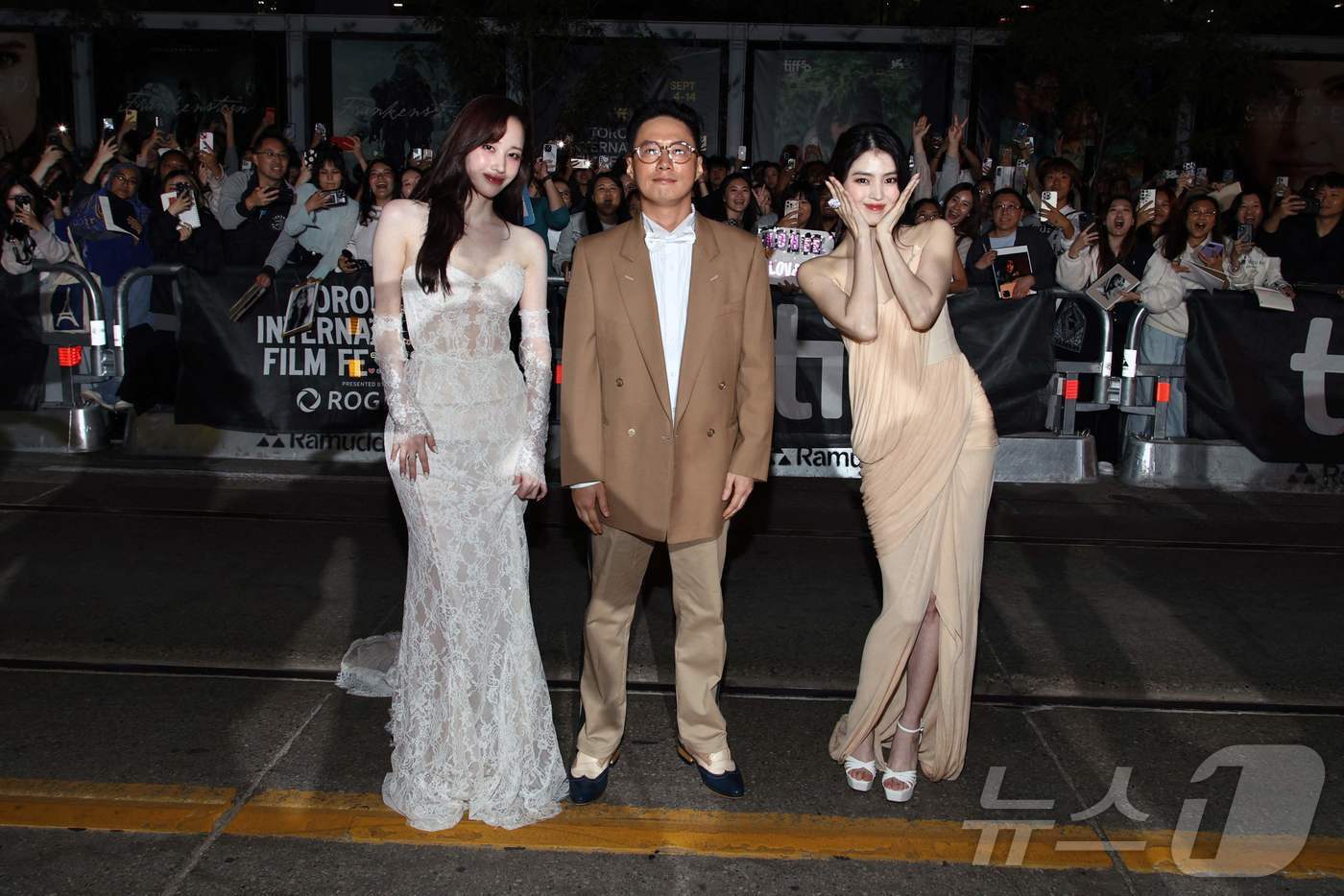 본문 이미지 - '프로젝트 Y' 배우 및 감독 ⓒ AFP=뉴스1