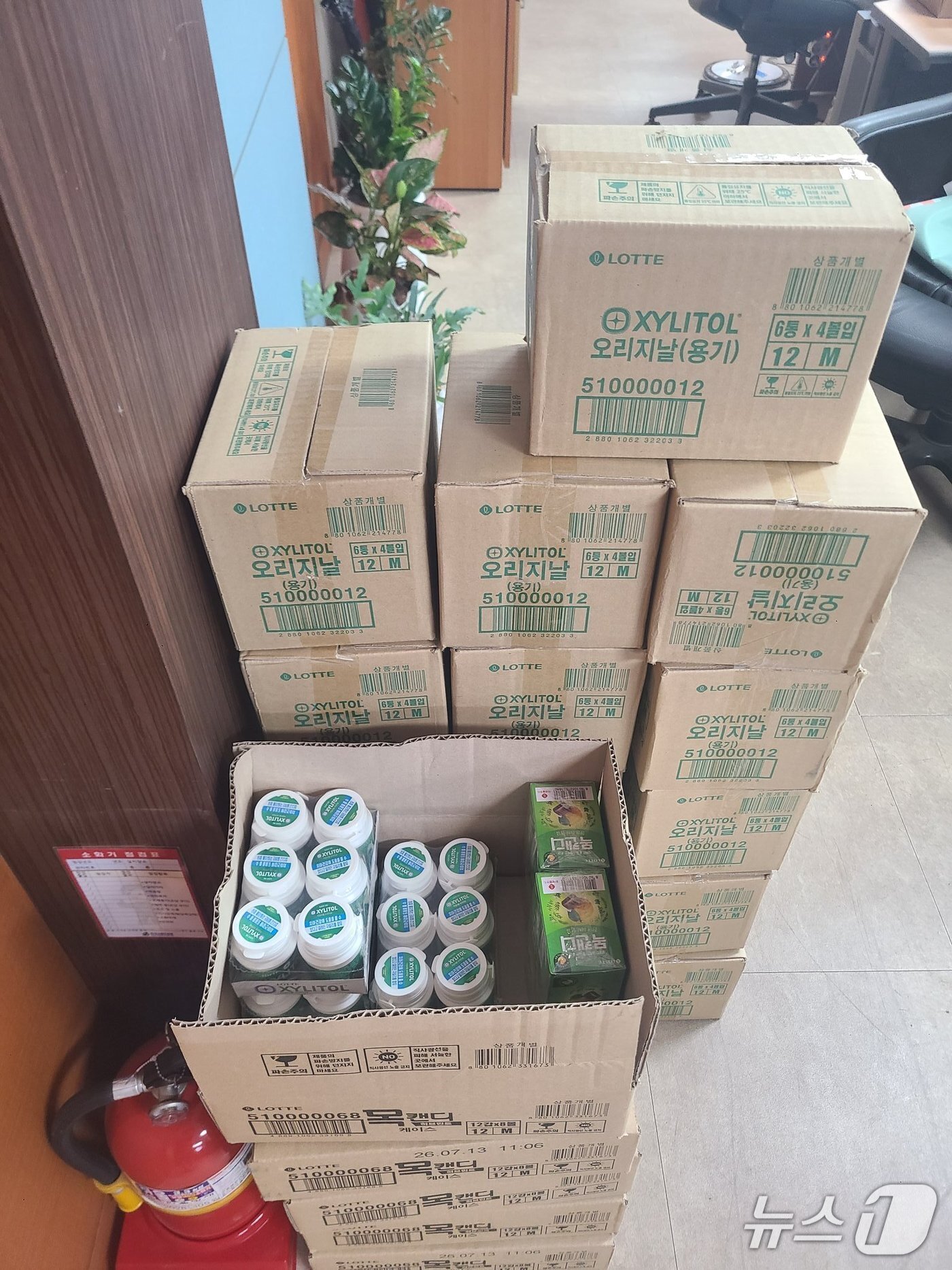 본문 이미지 - 강릉 성산면 이장협의회, 가뭄 극복 급수지원 군 장병에 간식 전달.&#40;강릉시 제공, 재판매 및 DB 금지&#41; 2025.9.12/뉴스1