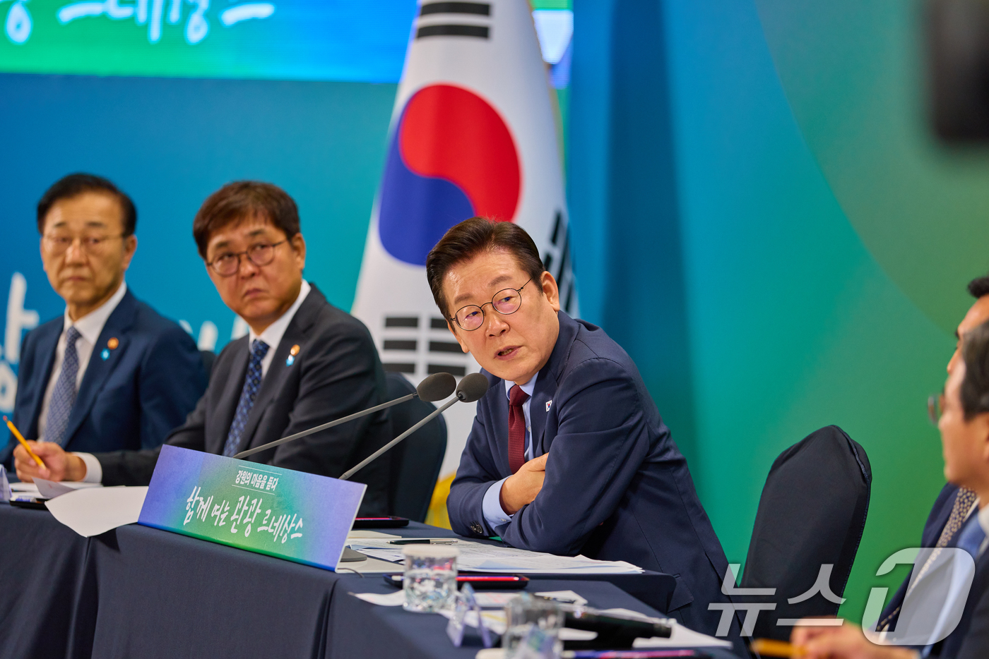 (서울=뉴스1) 허경 기자 = 이재명 대통령이 12일 강원 춘천시 강원창작개발센터에서 열린 '강원의 마음을 듣다' 타운홀 미팅에서 발언하고 있다. (대통령실 제공. 재판매 및 DB …