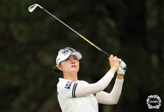 '9언더파 코스레코드' 김민선7, iM금융오픈 67위→1위 수직 상승