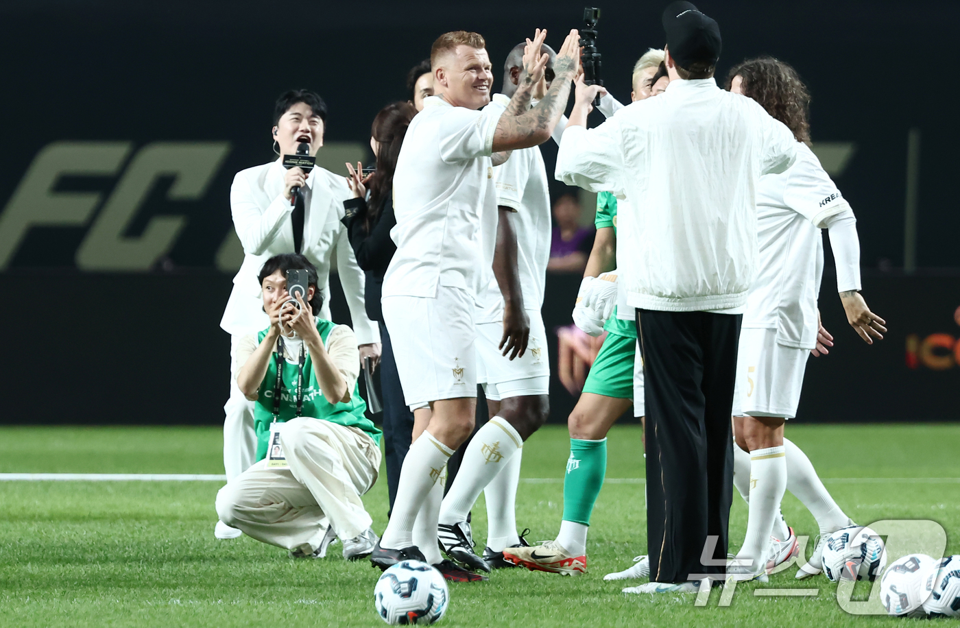 (서울=뉴스1) 김민지 기자 = 13일 오후 서울 마포구 서울월드컵경기장에서 열린 '2025 아이콘매치: 창의 귀환, 반격의 시작' 이벤트 매치 3라운드에서 실드 유나이티드 욘 아 …