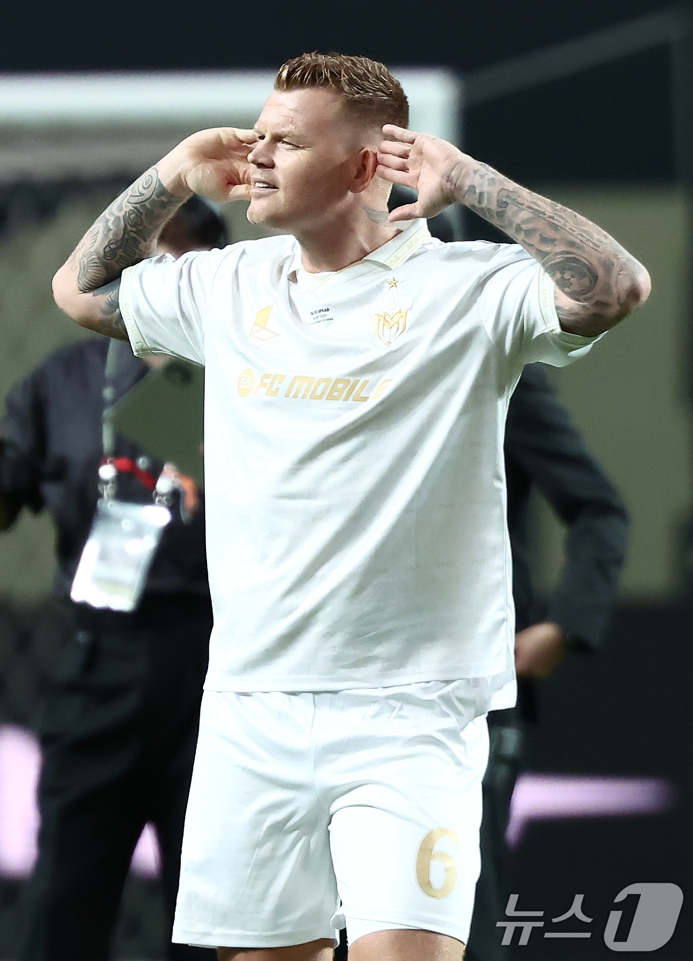 (서울=뉴스1) 김민지 기자 = 13일 오후 서울 마포구 서울월드컵경기장에서 열린 '2025 아이콘매치: 창의 귀환, 반격의 시작' 이벤트 매치 3라운드에서 실드 유나이티드 욘 아 …