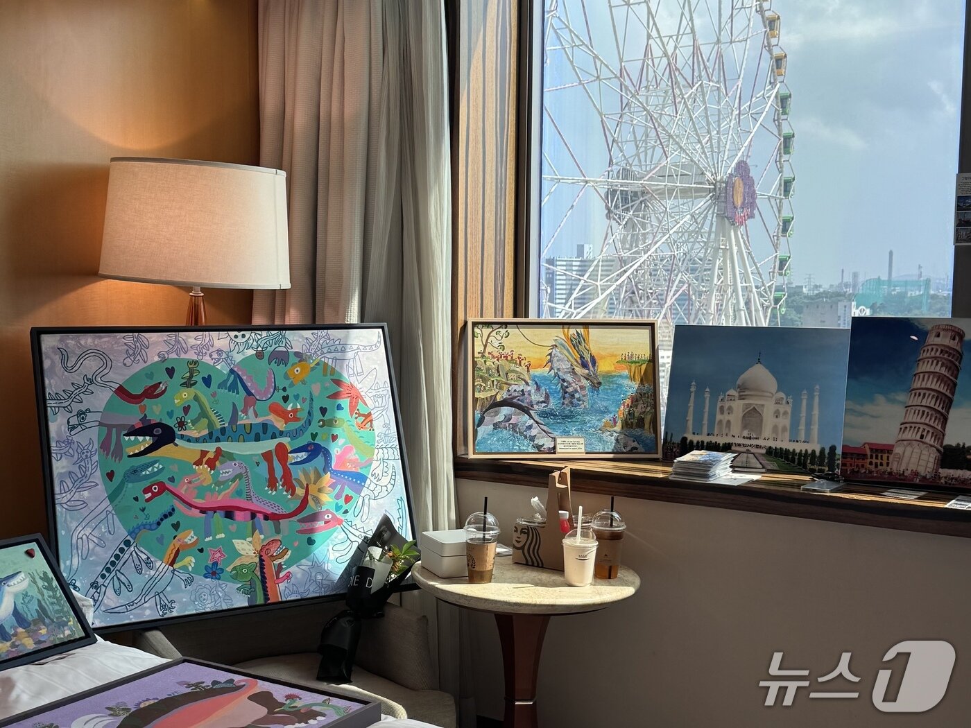 본문 이미지 - 울해로 3회째를 맞는 '2025 호텔아트쇼 인 울산(HAS 2025)'이 14일 울산 롯데호텔 울산에서 열려 시민들의 발길이 이어졌다.2025.9.14.ⓒ 뉴스1 김세은 기자