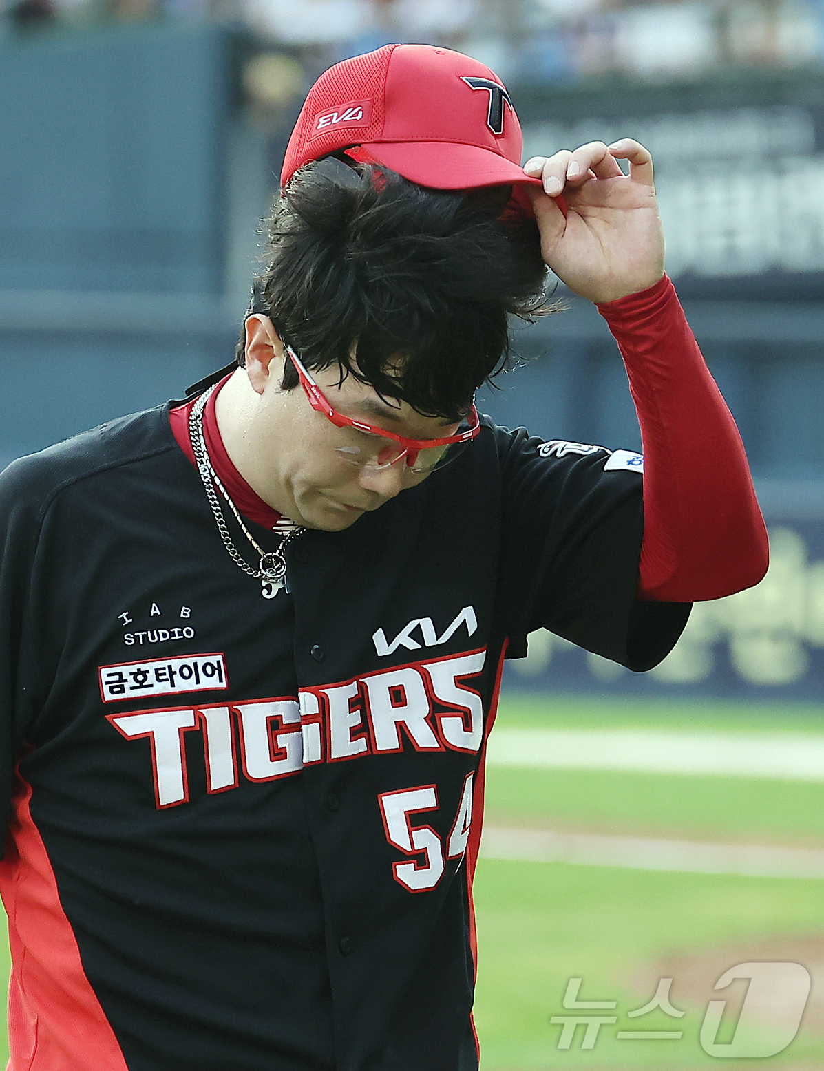 (서울=뉴스1) 김진환 기자 = 14일 오후 서울 송파구 잠실야구장에서 열린 프로야구 '2025 신한 SOL뱅크 KBO 리그' KIA 타이거즈와 LG 트윈스의 경기, KIA 선발 …