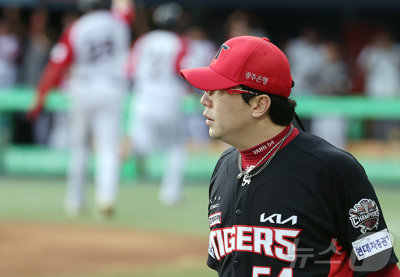 (서울=뉴스1) 김진환 기자 = 14일 오후 서울 송파구 잠실야구장에서 열린 프로야구 '2025 신한 SOL뱅크 KBO 리그' KIA 타이거즈와 LG 트윈스의 경기, KIA 선발 …