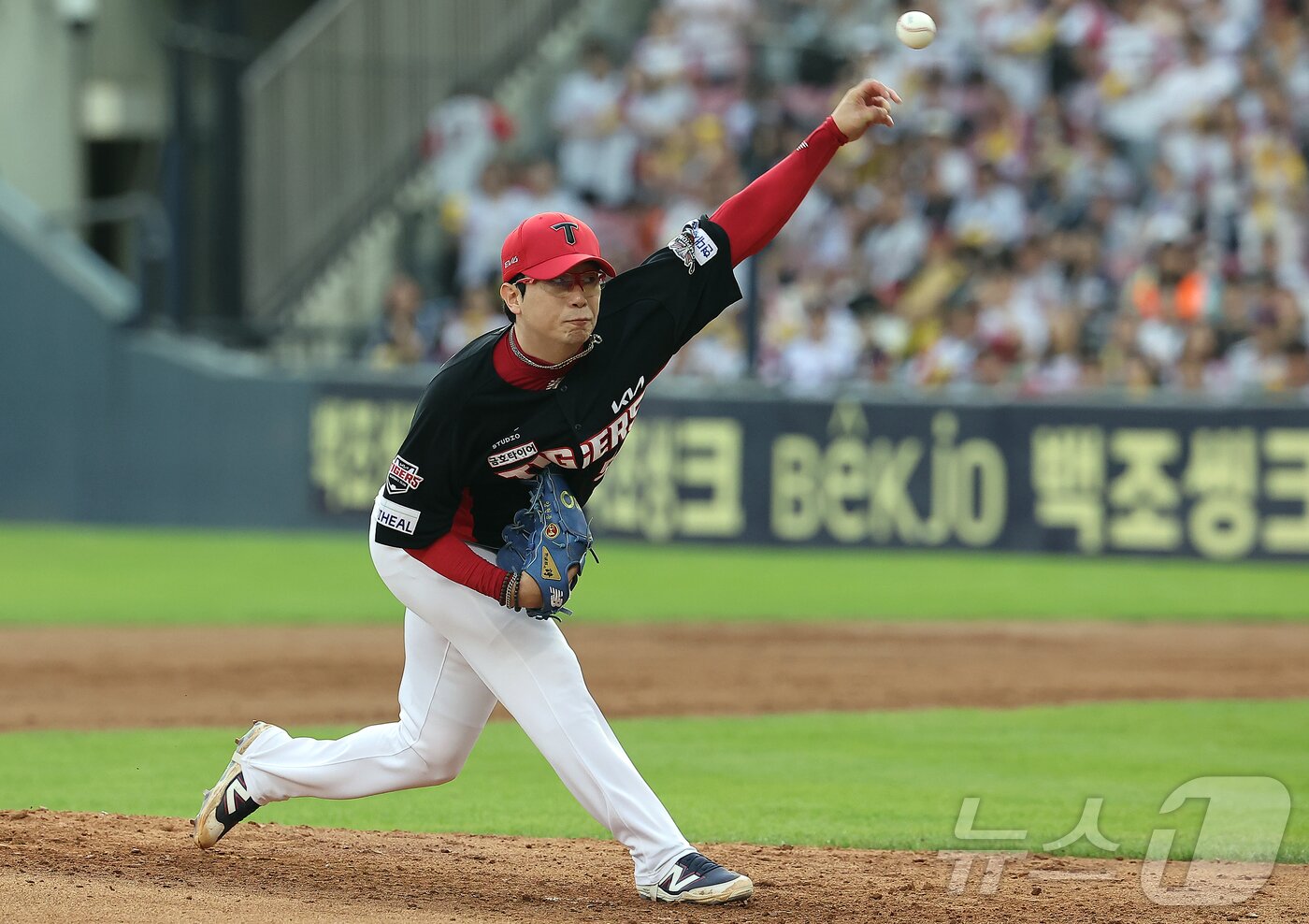 본문 이미지 - 역투하는 KIA 타이거즈 투수 양현종. 2025.9.14/뉴스1 ⓒ News1 김진환 기자