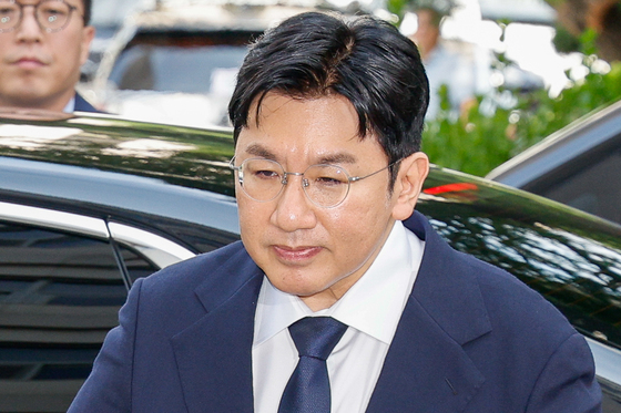 '1900억 부당이득 혐의' 방시혁, 12시간 30분만에 2차 조사 종료(종합)