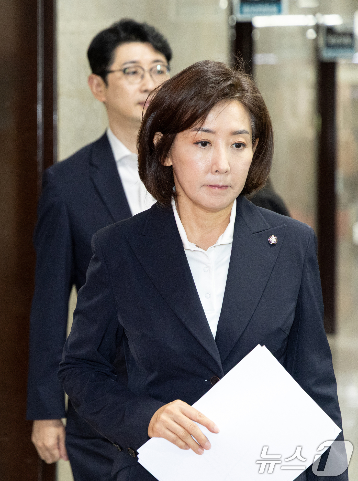 (서울=뉴스1) 이승배 기자 = 나경원 국민의힘 의원이 15일 서울 여의도 국회에서 민주당·대통령실의 대법원장 사퇴 촉구 및 내란특별재판부 규탄, 중단된 이재명 대통령 5개 재판 …