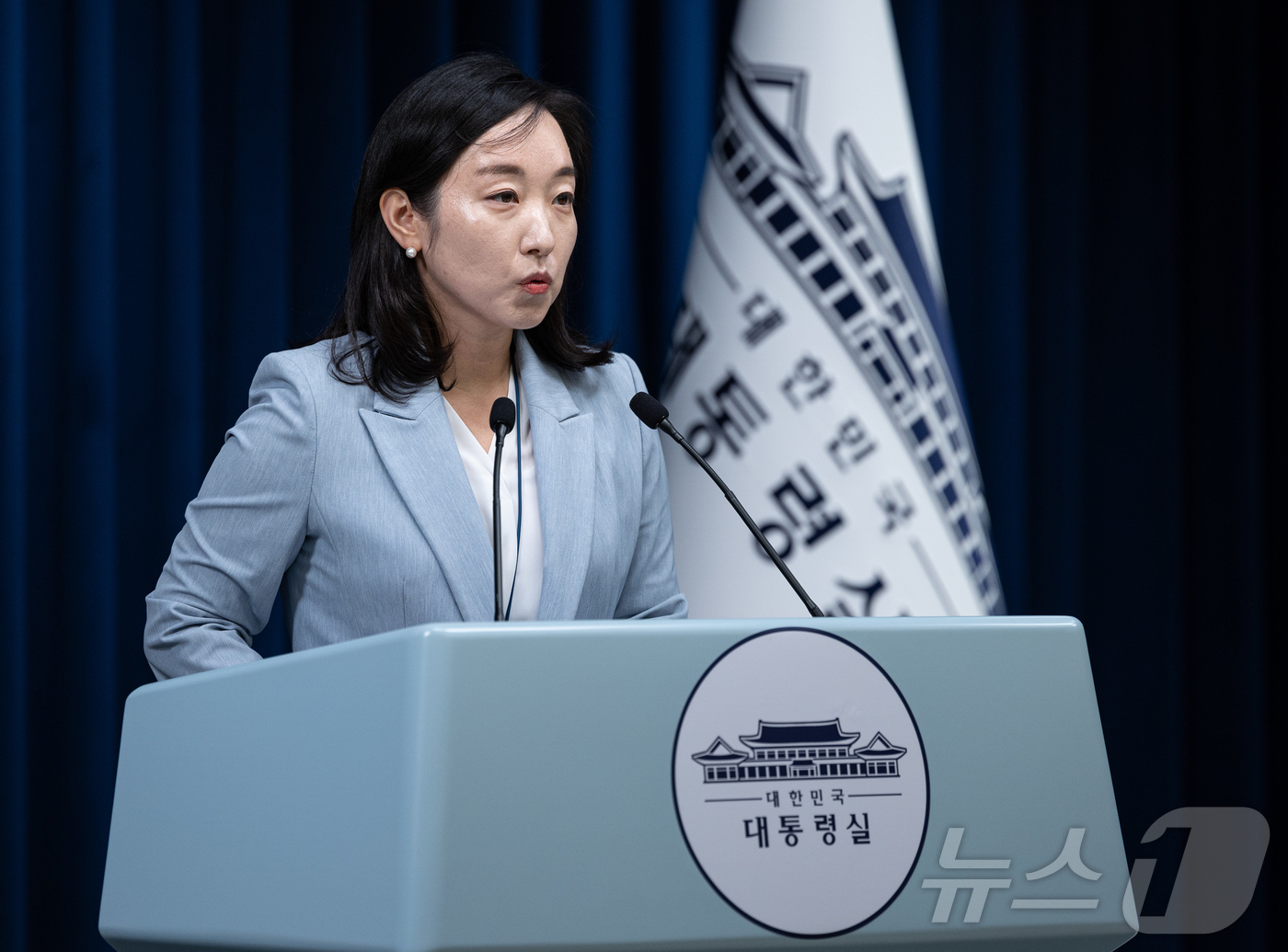 (서울=뉴스1) 이재명 기자 = 전은수 대통령실 부대변인이 15일 서울 용산 대통령실 청사에서 비서실장 주재 수석보좌관회의 관련 브리핑을 하고 있다. 2025.9.15/뉴스1