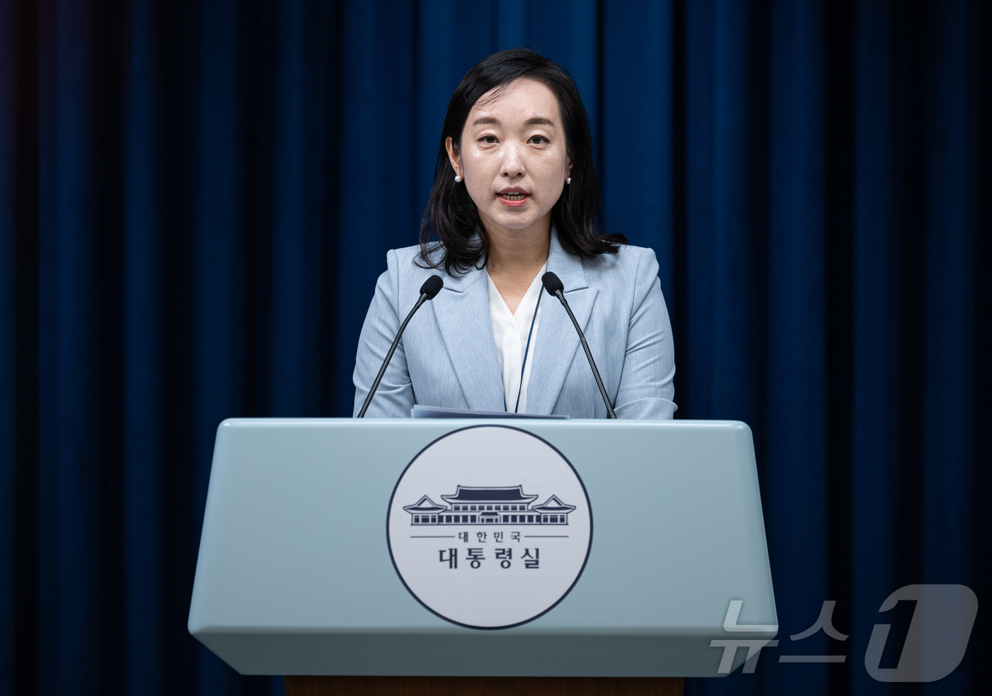 (서울=뉴스1) 이재명 기자 = 전은수 대통령실 부대변인이 15일 서울 용산 대통령실 청사에서 비서실장 주재 수석보좌관회의 관련 브리핑을 하고 있다. 2025.9.15/뉴스1