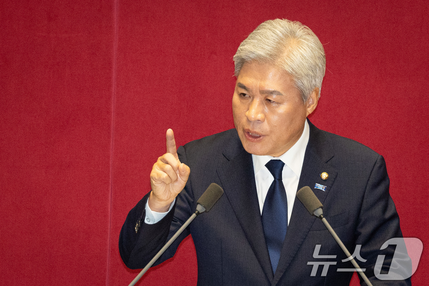 (서울=뉴스1) 유승관 기자 = 서왕진 조국혁신당 원내대표가 15일 서울 여의도 국회에서 열린 제429회 국회(정기회) 제2차 본회의에서 비교섭단체 대표 발언을 하고 있다. 202 …