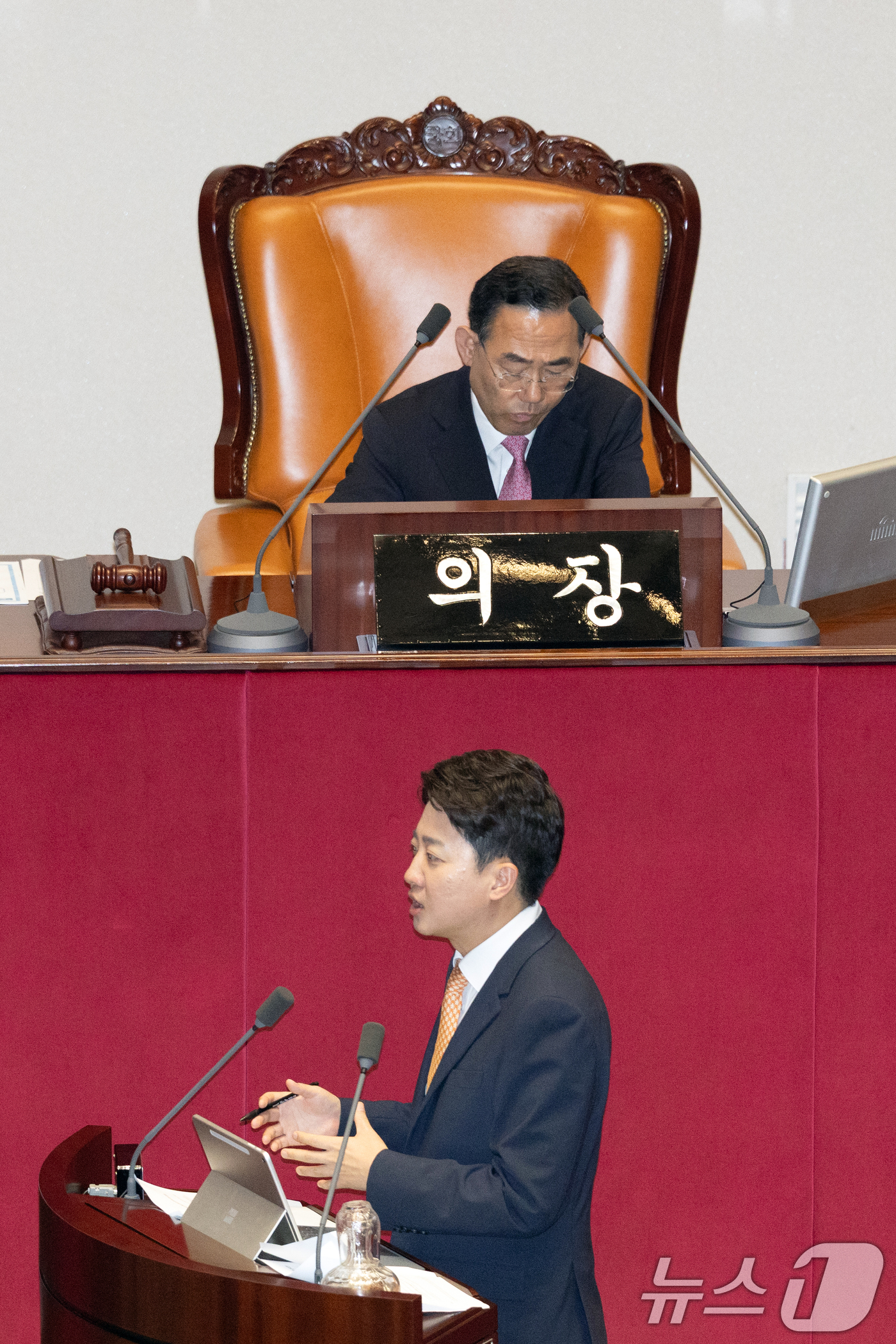 (서울=뉴스1) 이승배 기자 = 이준석 개혁신당 대표가 15일 오후 서울 여의도 국회에서 열린 제429회국회(정기회) 제5차 본회의에서 정치에 관한 대정부 질문을 하고 있다. 20 …