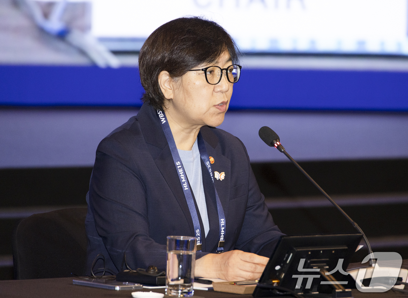 (서울=뉴스1) = 정은경 보건복지부 장관이 16일 서울 중구 서울신라호텔에서 열린 2025 APEC 보건과경제 고위급회의 개막식에서 개회사를 하고 있다. (보건복지부 제공. 재판 …