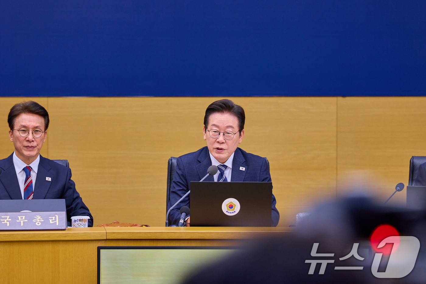 (서울=뉴스1) 허경 기자 = 이재명 대통령이 16일 세종시 정부세종청사에서 열린 제42회 국무회의에서 발언하고 있다. (대통령실 제공. 재판매 및 DB 금지) 2025.9.16/ …