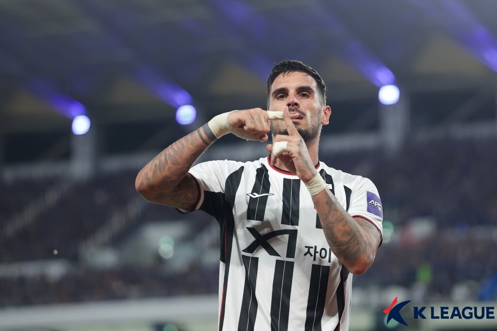 본문 이미지 - FC서울은 16일 열린 2025-26 AFC 챔피언스리그 엘리트 리그 스테이지 1차전에서 마치다 젤비아와 1-1로 비겼다. (한국프로축구연맹 제공)