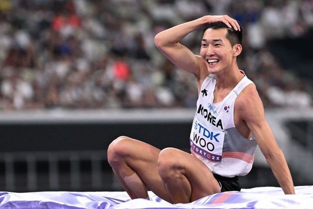 높이뛰기 우상혁, 세계실내육상선수권 동메달…4회 연속 입상