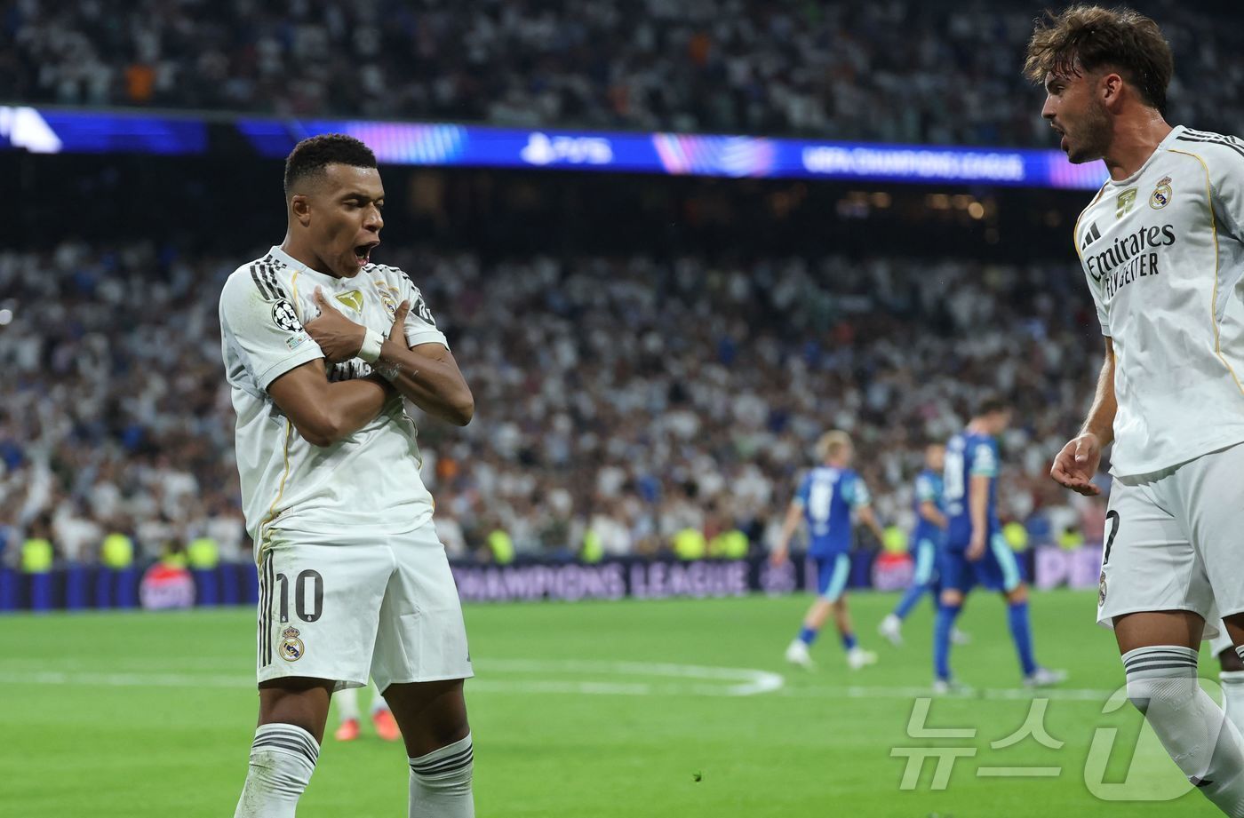 본문 이미지 - 킬리안 음바페&#40;왼쪽&#41; ⓒ AFP=뉴스1