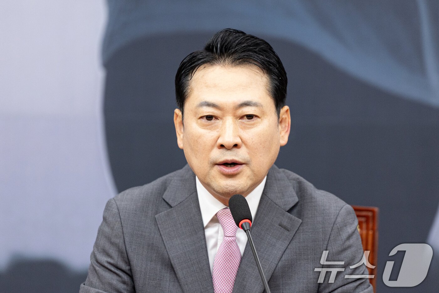 본문 이미지 - 장동혁 국민의힘 대표가 17일 서울 여의도 국회에서 현안 및 장외투쟁 관련 입장을 밝히고 있다. 2025.9.17/뉴스1 ⓒ News1 이승배 기자