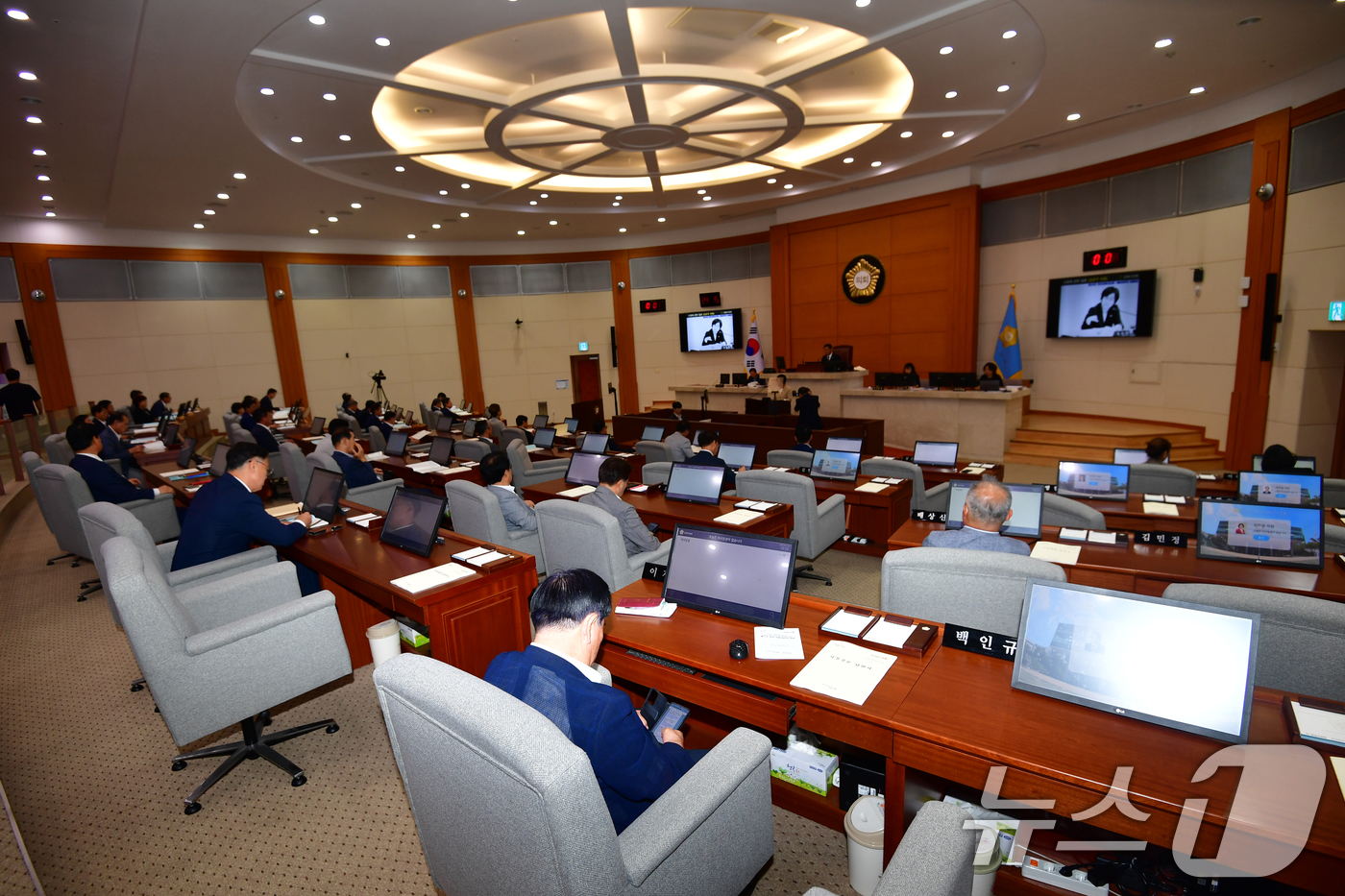 (포항=뉴스1) 최창호 기자 = 17일 경북  포항시의회에서 제325회 포항시의회 임시회 시정질문이 시작되고 있다.  2025.9.17/뉴스1