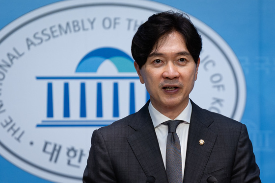 국힘 "김병기, 뻔뻔한 대응 안하무인…의원직 즉각 내려놔야"