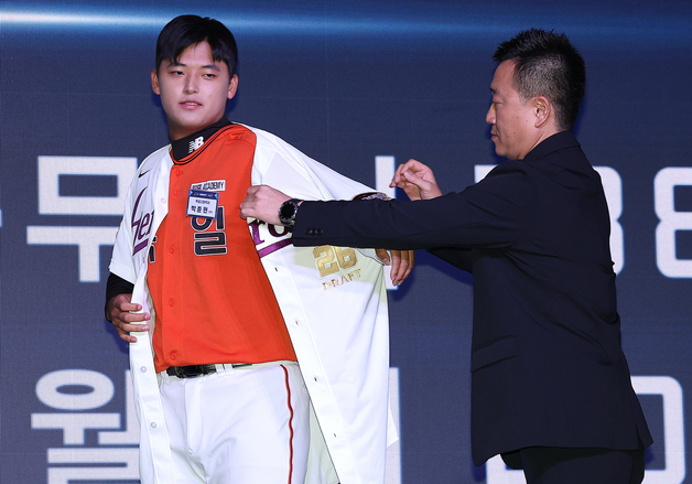 [영상] '학폭 논란' 키움 박준현, 1달 침묵 '서면사과 미이행'