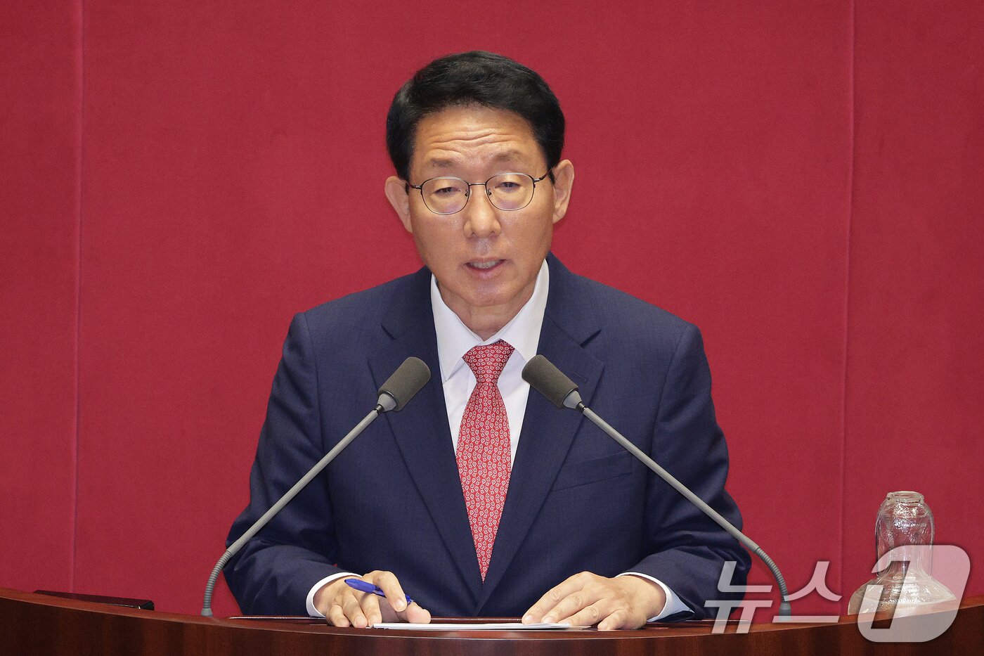 본문 이미지 - 김상훈 국민의힘 의원이 17일 오후 서울 여의도 국회에서 열린 제429회국회(정기회) 제7차 본회의에서 경제에 관한 질문을 하고 있다. 2025.9.17/뉴스1 ⓒ News1 신웅수 기자