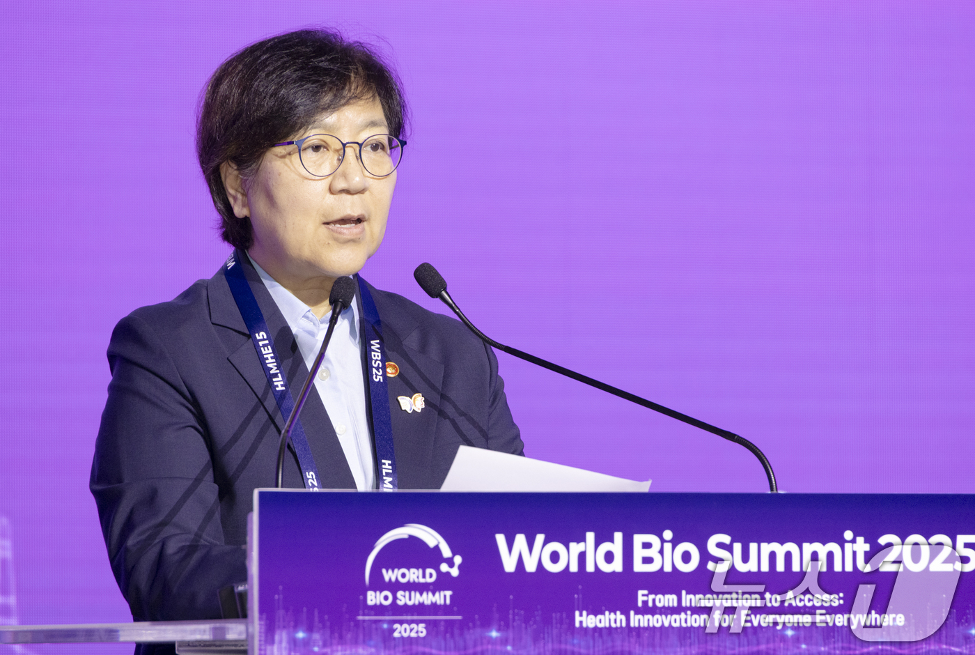 (서울=뉴스1) = 정은경 보건복지부 장관이 17일 복지부와 세계보건기구(WHO)가 서울 중구 신라호텔에서 개최한 '2025 세계 바이오 서밋'에 참석해 개회사를 하고 있다. (보 …