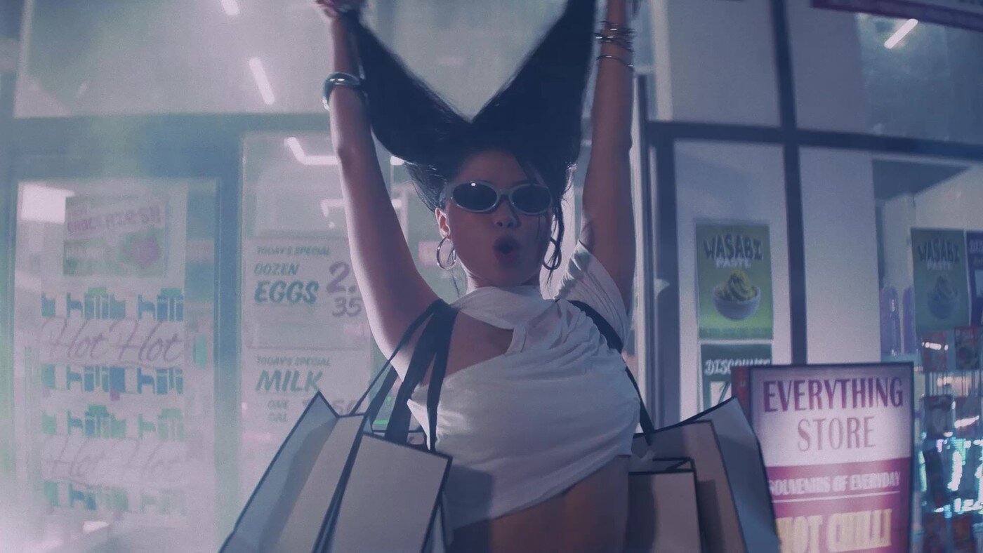 본문 이미지 - 영빈 '프릭쇼' 뮤직비디오 갈무리