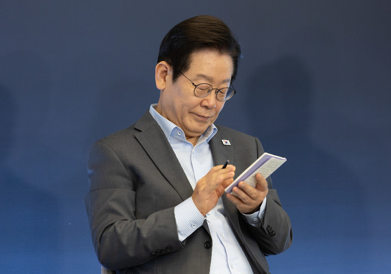 李 "응답하라 청년고용"…삼성 등 7개 그룹 10.4만명 채용(종합3보)