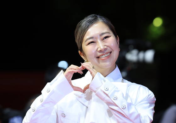 "'케데헌' 매기 강 감독님 축하합니다"…美골든글로브 2관왕에 최휘영 장관 축전