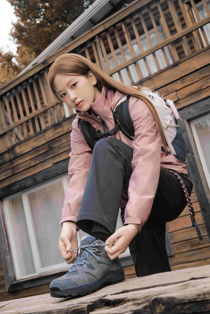 본문 이미지 - 네파와 아이브 안유진이 함께한 화보.(네파 제공)