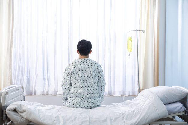 "10살 딸 키우려 대리기사 하다 말기 암…친자 아니었다, 양육권 넘기고파"