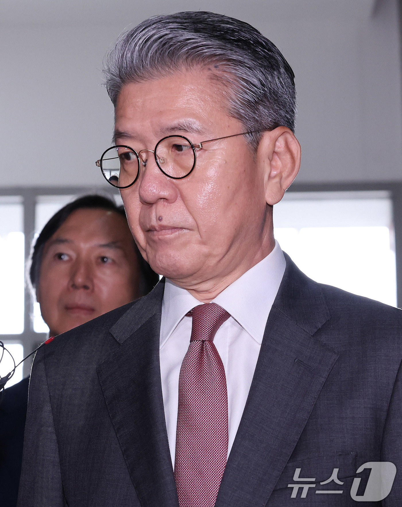 (서울=뉴스1) 박지혜 기자 = 김홍균 전 외교부 1차관이 18일 오전 서울 서초구 순직해병특검(특별검사 이명현) 사무실로 조사를 받기 위해 출석하고 있다. 2025.9.18/뉴스 …