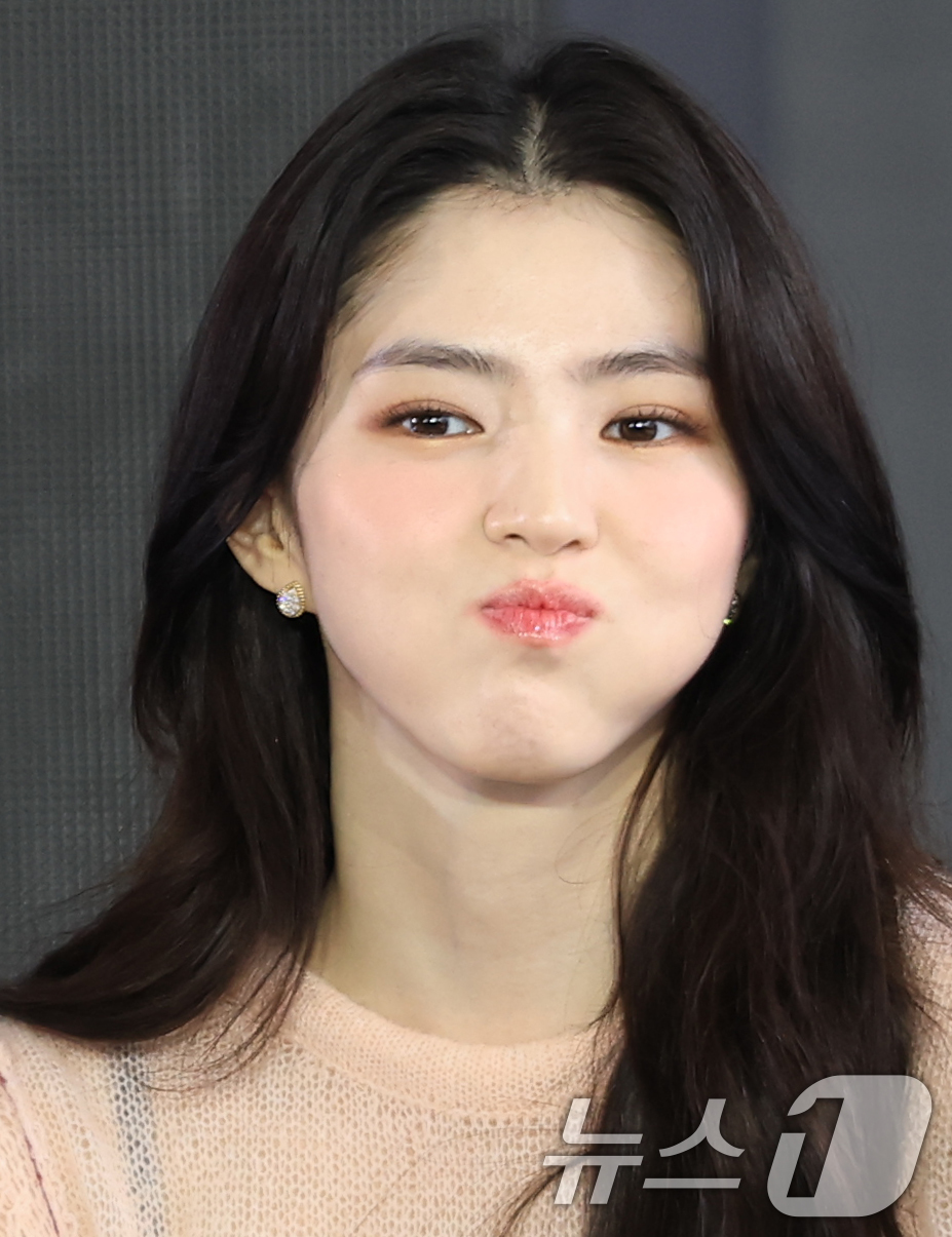 (부산=뉴스1) 권현진 기자 = 배우 한소희가 18일 오전 서울 부산 해운대구 영화의 전당에서 열린 제30회 부산국제영화제(BIFF) '프로젝트 Y' 오픈 토크에 참석해 애교 눈빛 …