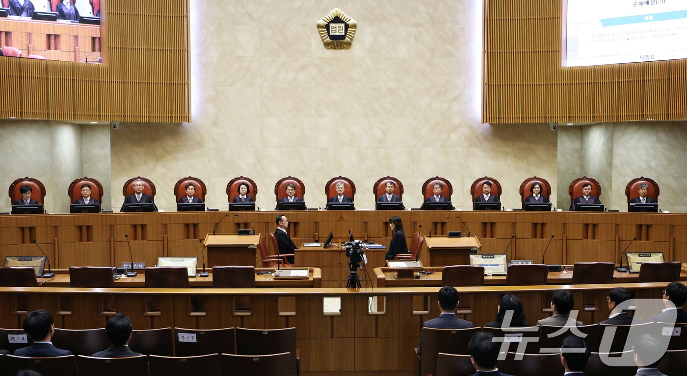 본문 이미지 - 조희대 대법원장을 비롯한 대법관들이 지난 9월 18일 오후 서울 서초구 대법원 대법정에서 열린 전원합의체 선고를 위해 입장해 자리하고 있다. 2025.9.18/뉴스1 ⓒ News1 오대일 기자