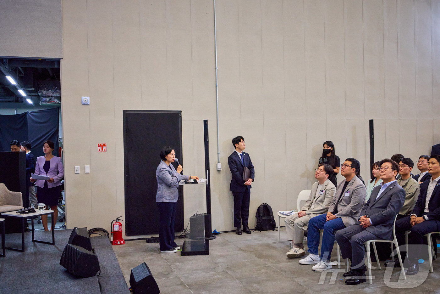 (서울=뉴스1) 이재명 기자 = 이재명 대통령이 지난 17일 경기도 성남시 스타트업 스퀘어에서 열린 청년 스타트업 상상콘서트에 참석해 있다. (이재명 대통령 SNS. 재판매 및 D …