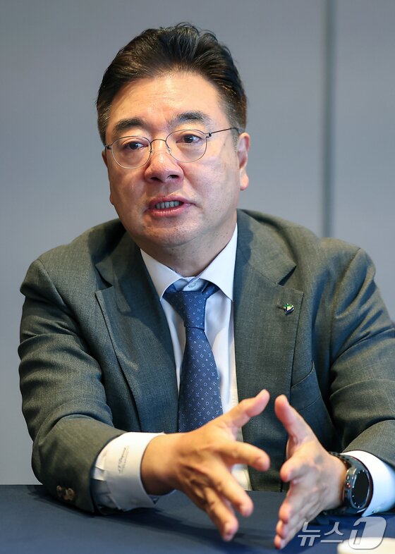 본문 이미지 - 조용준 동구바이오제약 회장이 16일 서울 중구 소공동 롯데호텔에서 뉴스1과 인터뷰를 하고 있다. 2025.9.16/뉴스1 김진환 기자