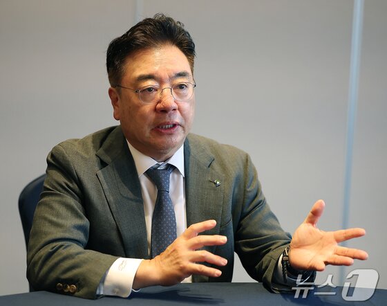 본문 이미지 - 조용준 동구바이오제약 회장이 16일 서울 중구 소공동 롯데호텔에서 뉴스1과 인터뷰를 하고 있다. 2025.9.16/뉴스1 김진환 기자