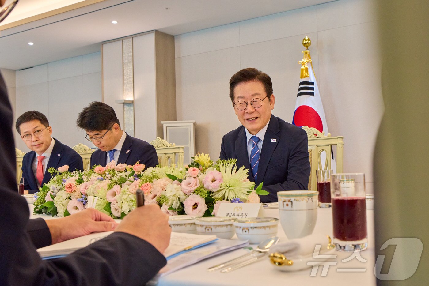 본문 이미지 - 이재명 대통령이 지난달 18일 서울 용산 대통령실 청사에서 열린 증권사 리서치센터장 오찬 간담회에서 발언하고 있다. &#40;대통령실 제공. 재판매 및 DB 금지&#41; 2025.9.18/뉴스1 ⓒ News1 이재명 기자