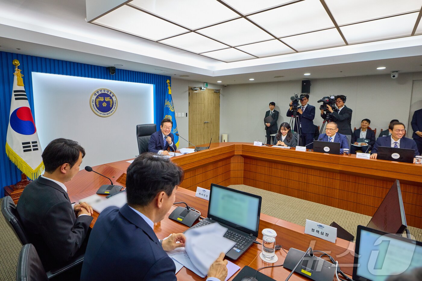 본문 이미지 - 이재명 대통령이 18일 서울 용산 대통령실 청사에서 열린 수석보좌관회의에서 발언을 하고 있다. &#40;대통령실 제공. 재판매 및 DB 금지&#41; 2025.9.18/뉴스1 ⓒ News1 이재명 기자