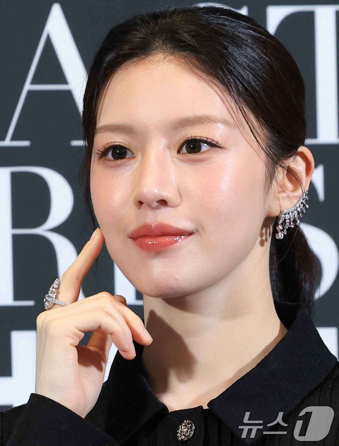 (부산=뉴스1) 권현진 기자 = 배우 고윤정이 18일 부산 해운대구 중동 파라다이스호텔에서 열린 ‘2025 마리끌레르 아시아스타어워즈’ 포토콜 행사에 참석해 포즈를 취하고 있다. …