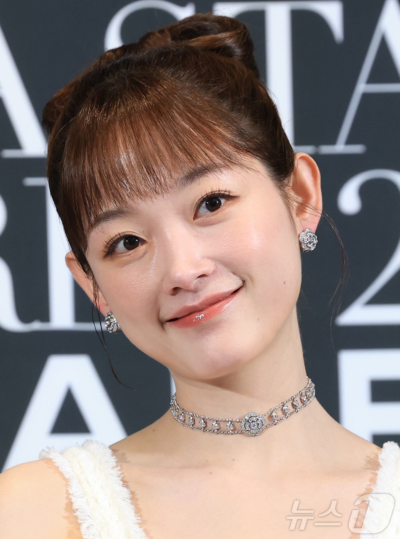 (부산=뉴스1) 권현진 기자 = 배우 이유미가 18일 부산 해운대구 중동 파라다이스호텔에서 열린 ‘2025 마리끌레르 아시아스타어워즈’ 포토콜 행사에 참석해 포즈를 취하고 있다. …