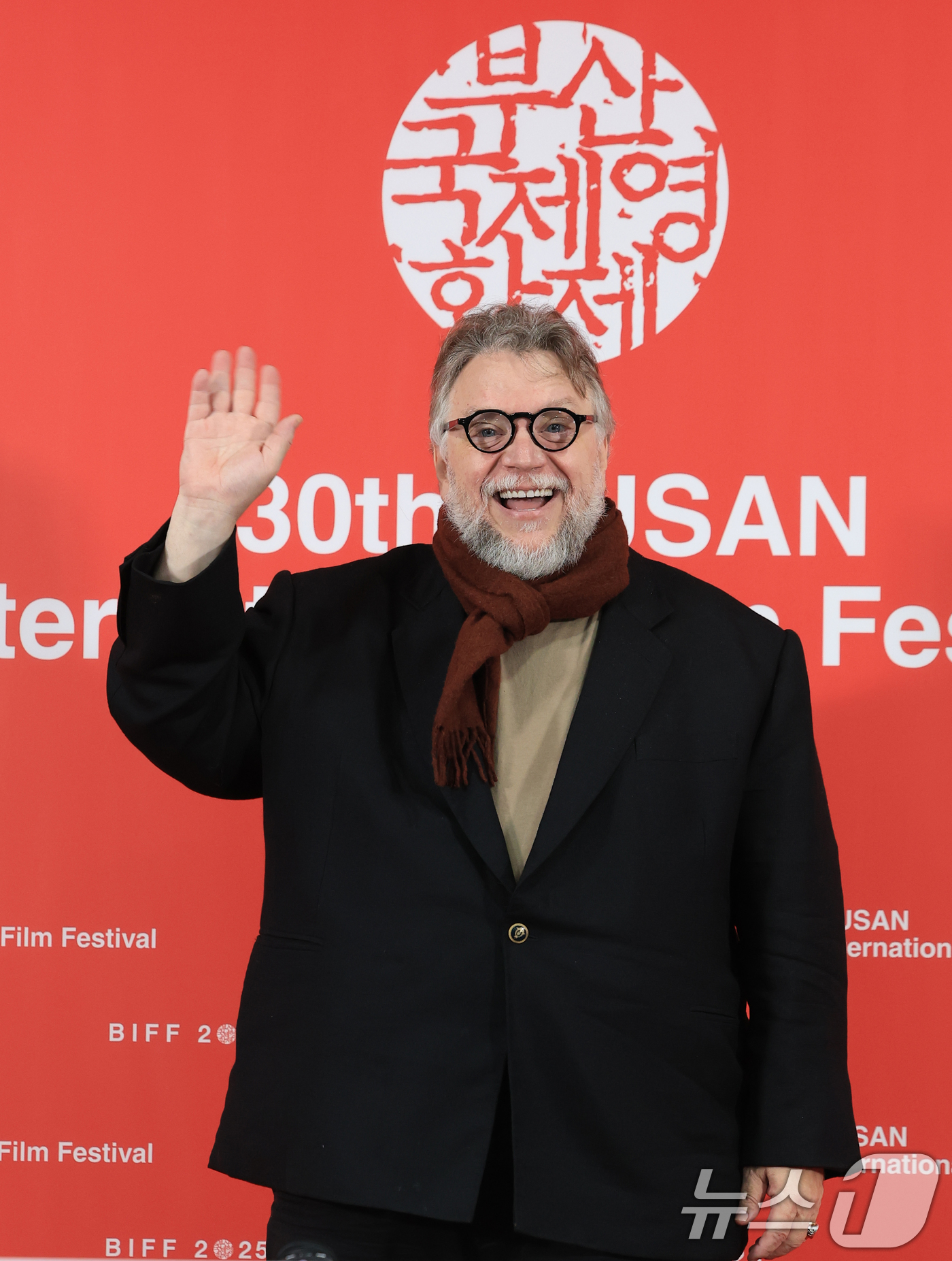 (부산=뉴스1) 권현진 기자 = 기예르모 델토로 감독이 19일 오전 부산 해운대구 영화의전당 비프힐에서 열린 제30회 부산국제영화제(BIFF) 갈라 프레젠테이션 초청작 '프랑켄슈타 …