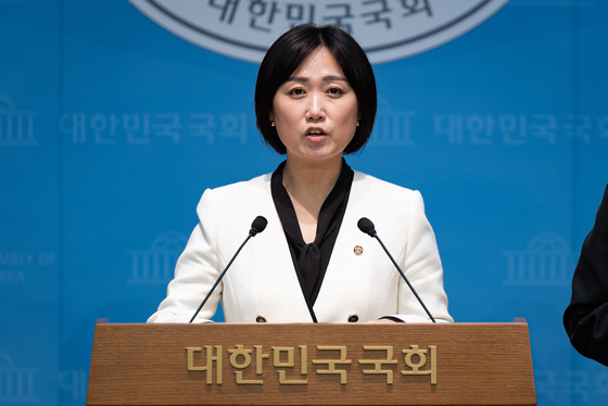 민주 "사법부, 불법계엄 침묵·재판 지연 반성은 외면…기득권 몰두 유감"