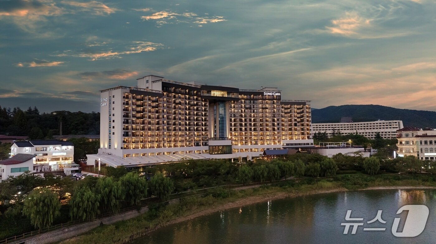 본문 이미지 - 소노캄경주 야간 전경(소노인터내셔널 제공)