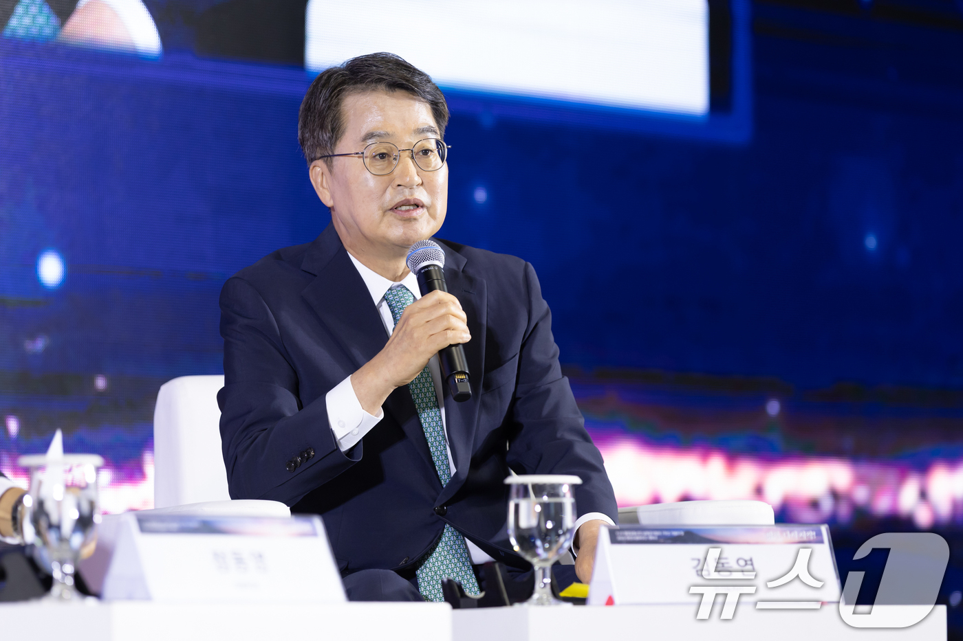 (서울=뉴스1) = 김동연 경기도지사가 19일 경기 파주시 캠프 그리브스에서 열린 9.19 평양공동선언 7주년 기념 토론회에서 발언하고 있다. (통일부 제공. 재판매 및 DB 금지 …