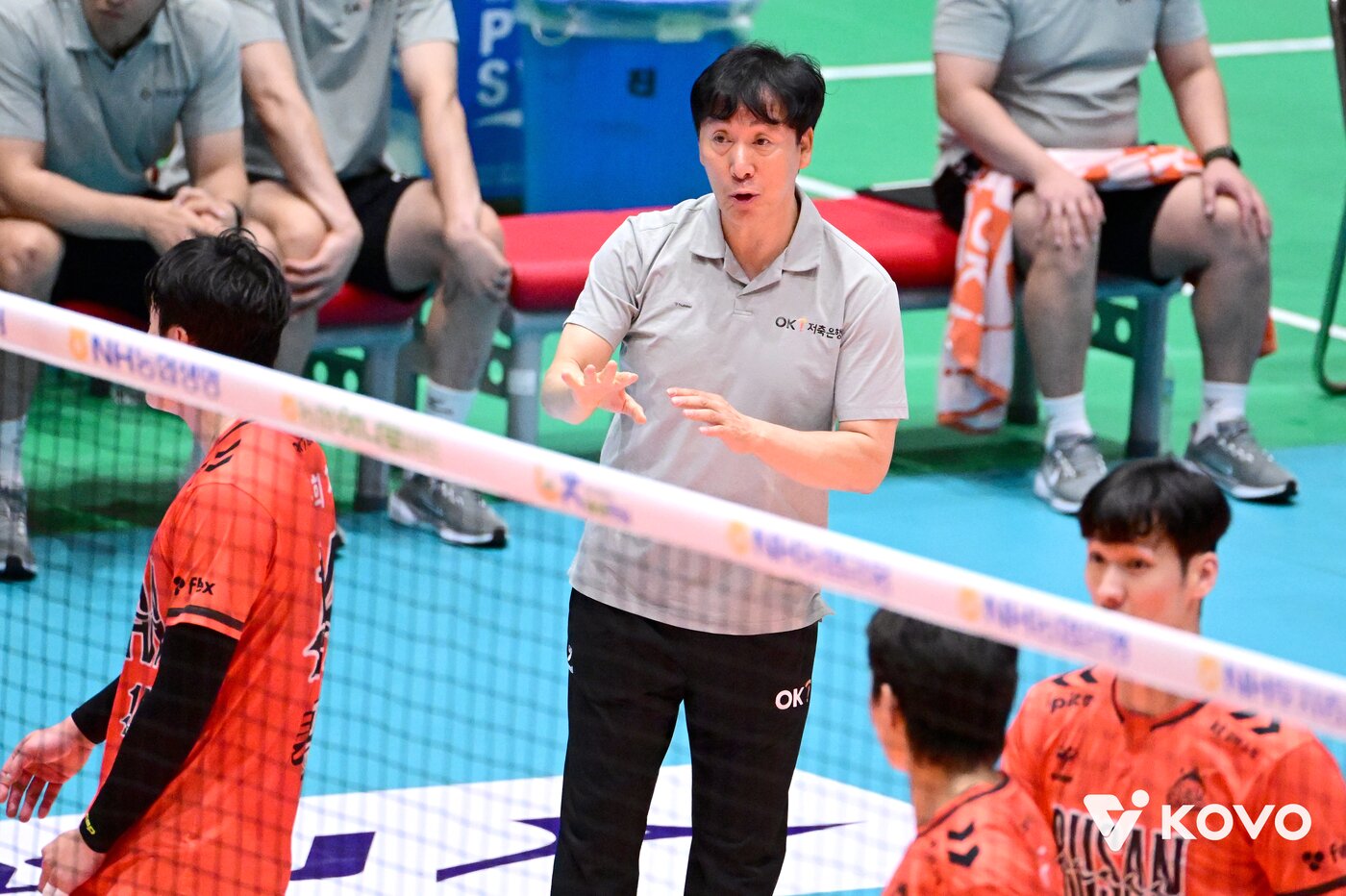 본문 이미지 - 신영철 OK저축은행 감독. &#40;KOVO 제공&#41;