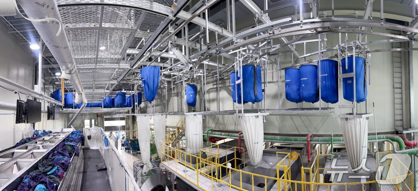 본문 이미지 - 크린토피아 안성공장 내부 모습&#40;크린토피아 제공&#41;