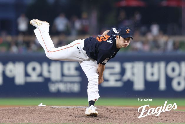 오프너 윤산흠 호투에 김경문 감독 '흐뭇'…"기대 이상이었다"